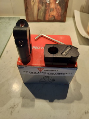 Moto Wolf Handlebar Riser Set new, black