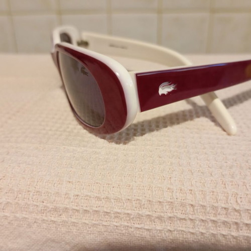 Lacoste vintage Y2K oval sunglasses, like new, burgundy and white