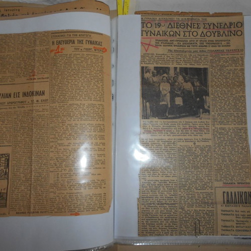 Women's Topics used, archive with over 130 clippings