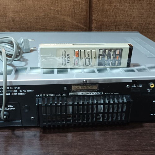 Akai VS-303 EG VHS VCR video cassette recorder player used, for repair