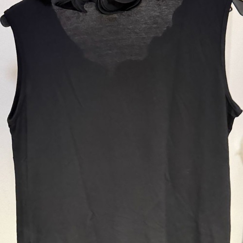 Black sleeveless blouse with decorative ruffle neckline Batida like new, size M
