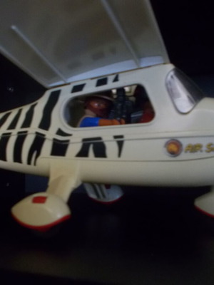 Playmobil αεροπλάνο ερευνητών ζώων μεταχειρισμένο με 2 φιγούρες