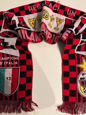 Milan scarf 1992/93 like new, authentic