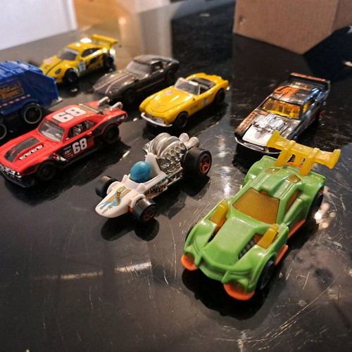 Hot Wheels toy cars used, pack of 8 authentic