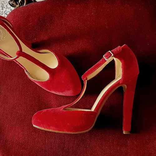 Velvet red pumps new, size 37, genuine leather interior
