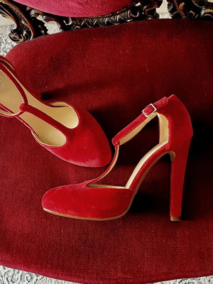 Velvet red pumps new, size 37, genuine leather interior