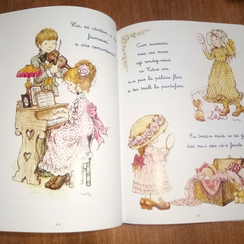 Sarah Kay album used with illustrations, Romanian language