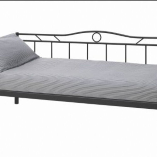 Bed unused
