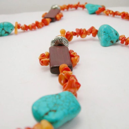Long necklace with turquoise, red agate semi-precious stones and wooden beads