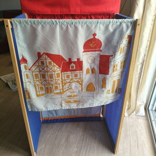 Puppet Theater like new