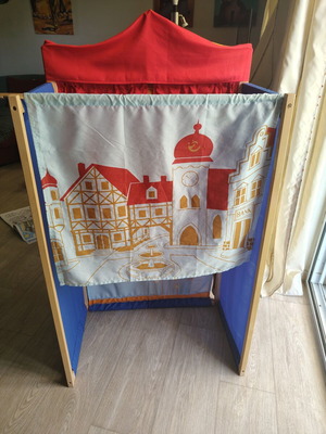 Puppet Theater like new