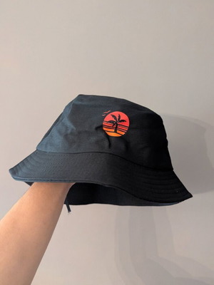 Μαύρο καπέλο τύπου bucket Sunrise