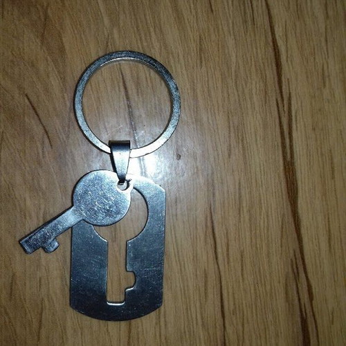 Keychain original like new, silver