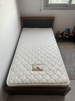 Single Bed 105×210 Like New