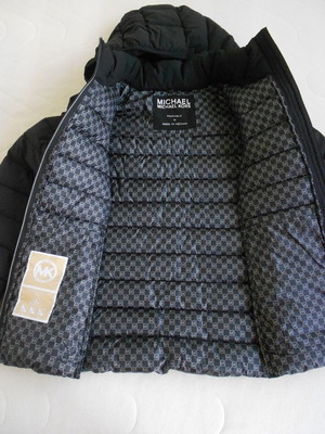 Γυναικείο χειμερινό μπουφάν Michael Kors puffer medium μαύρο σαν καινούργιο με κουκούλα και τσαντάκι