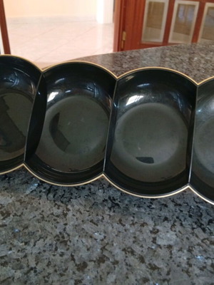 Tupperware 4-Section Plate black gold like new