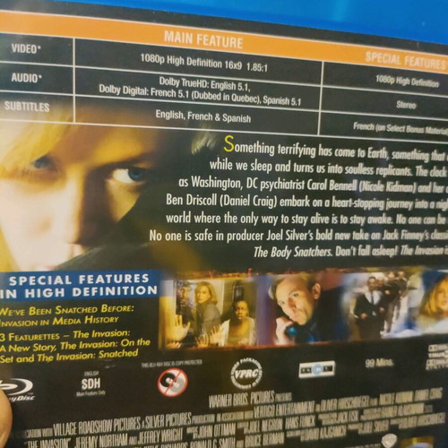 The Invasion Blu-Ray like new, sci-fi thriller