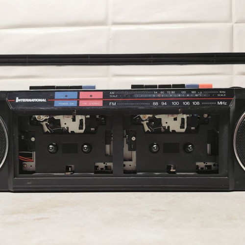 International AK-21 Vintage Boombox used, dual cassette radio 90s