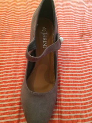 Γόβες γκρι με στρας και λευκό μαργαριτάρι αφόρετες, τακούνι 6-7 cm