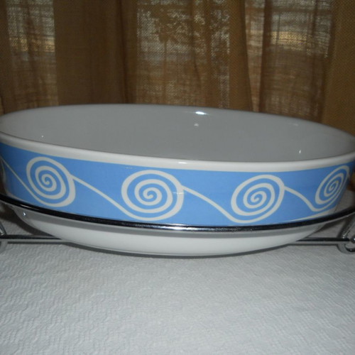 Matilda Line Oval Heat-Resistant Cookware with Stainless Steel Base Like New