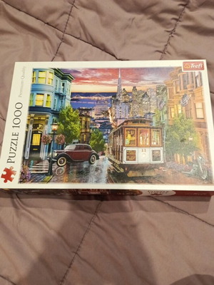 San Francisco puzzle 1000 pieces used, missing 2 pieces