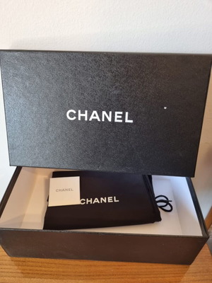 Chanel κουτί για παπούτσια με μεταχειρισμένο Dustbag