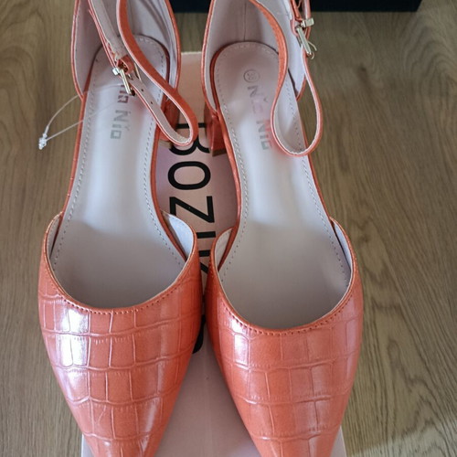 Bozikis coral croco pointed toe shoes size 38 new