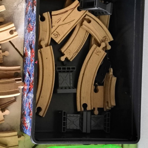 Hape ξύλινο τρενάκι με ράγες μεταχειρισμένο, διάφορα κομμάτια