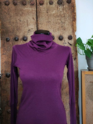 Sisley turtleneck shirt like new, size S, purple