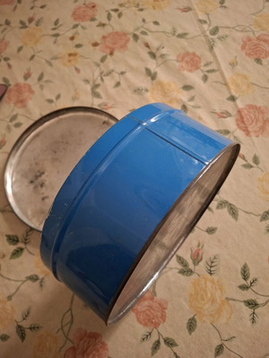 Metal container used