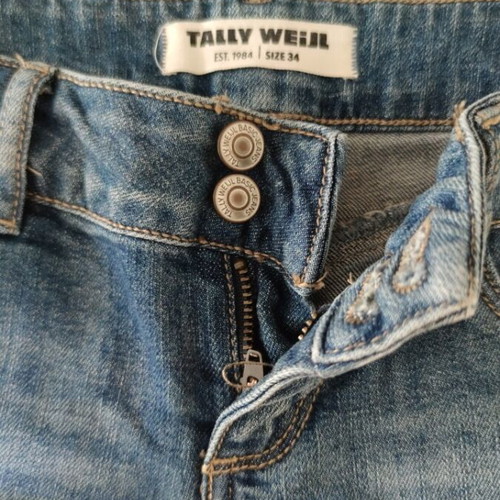 Tally Weijl denim shorts, size XS 34, distressed style