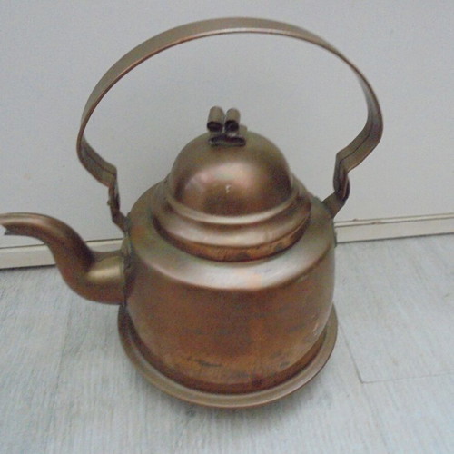 Old metal copper kettle used, 16 cm height, 14 cm diameter