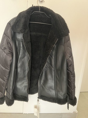 Women's jacket new with fur lining, size M