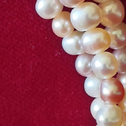 Pearl jewelry set with necklace and earrings