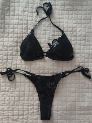 Black string bikini new, size L