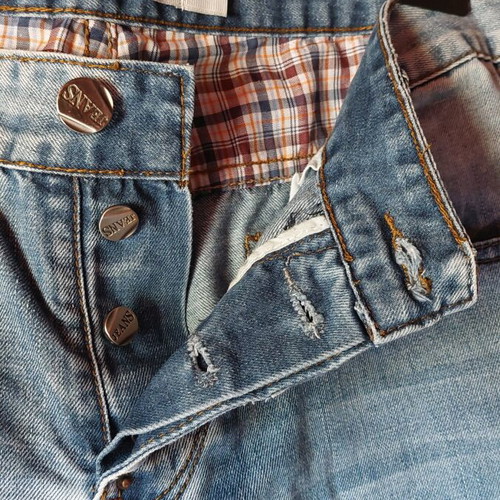 Dnd men's jeans size L with rips like new