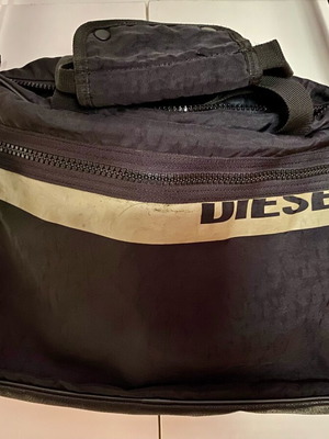 Diesel messenger bag like new, black with laptop compartment