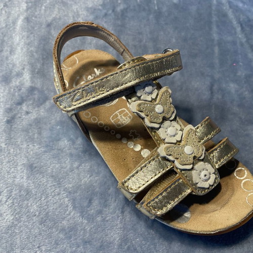 Clarks kids leather sandals No 24