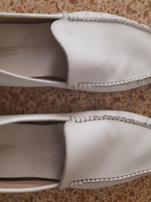 Shoes used, white, sizes 35 and 38, pair