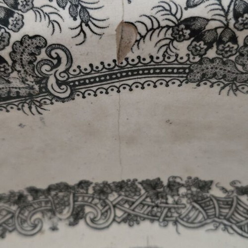 Ceramic bowl used with crack