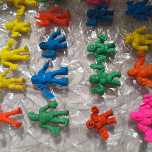 Alien figures like new, pack of 20 Japanese