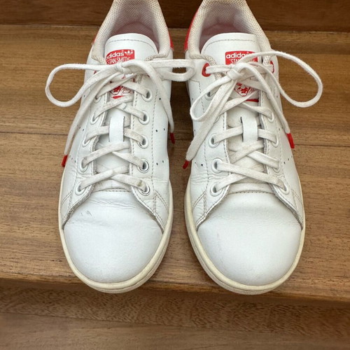 Adidas Stan Smith girls' sneakers with red hearts, white