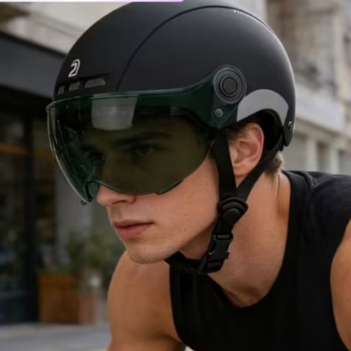 Pemila helmet for scooter and bicycle, size large, like new, tinted visor