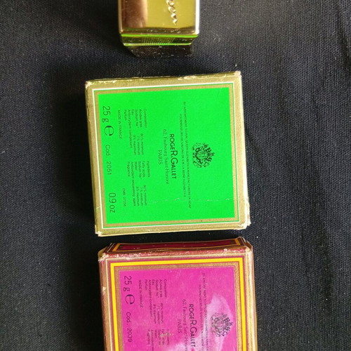 Mini perfume like new with two small soaps lot