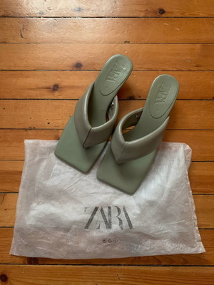Zara Kitten Heels γυναικεία πέδιλα σαν καινούργια, παλ πράσινο φυστίκι