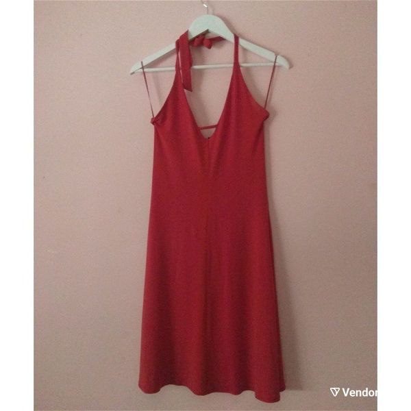  H&M red dress