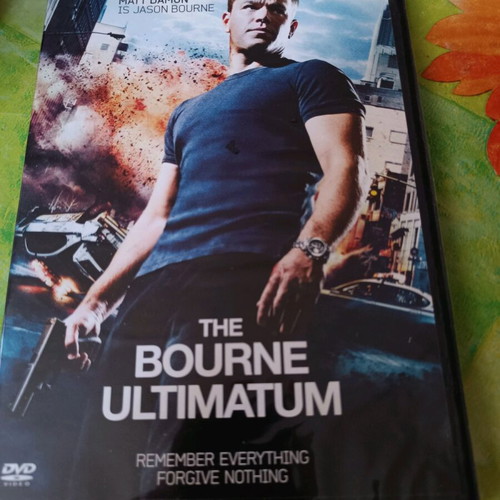 DVD The Bourne Ultimatum like new, action adventure with subtitles