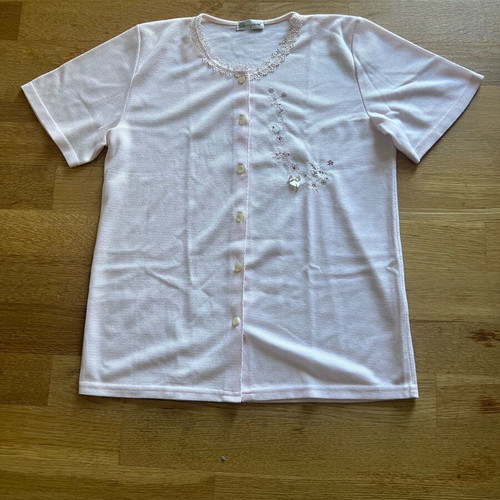 Pink blouse with embroidered flowers like new