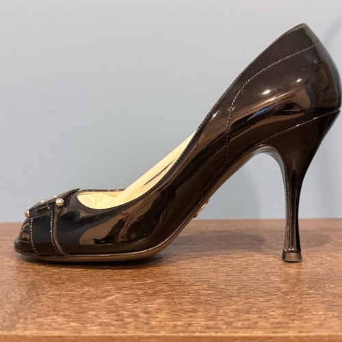 Dolce & Gabbana black patent leather peep-toe pumps like new, size 37