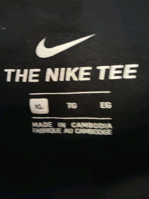 Nike t-shirt black XL used